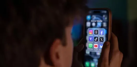 Por estas razones Reino Unido prohibirá las redes sociales los a menores de 16 años