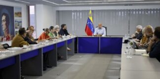 Instan a intelectuales del país a asumir un rol protagónico