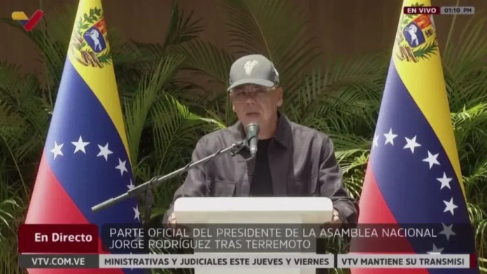 Jorge Rodríguez pide a la población “no bajar a La Guaira” para movilizar rescates