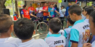 la bici va a la escuela