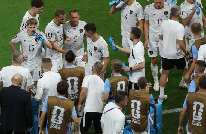 FIFA fragmenta el Mundial 2026 al imponer pausas de hidratación FIFA fragmenta el Mundial 2026 al imponer pausas de hidratación