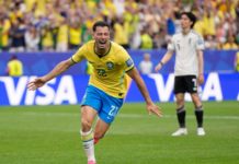Brasil consigue su pase a octavos de final tras vencer 2-1 a Japón
