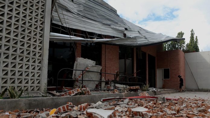 Isla de Célebes en Indonesia sacudida por Terremoto de magnitud 6,7 Isla de Célebes en Indonesia sacudida por Terremoto de magnitud 6,7