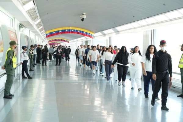 OIM y Fedecámaras firman alianza para impulsar la reinserción laboral de repatriados OIM y Fedecámaras firman alianza para impulsar la reinserción laboral de repatriados