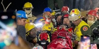 Rescate de un niño en La Guaira hoy