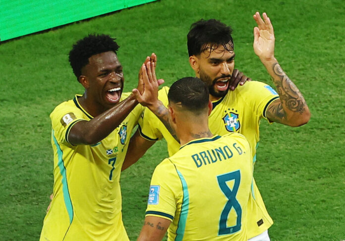 Brasil gana 3-0 a Escocia