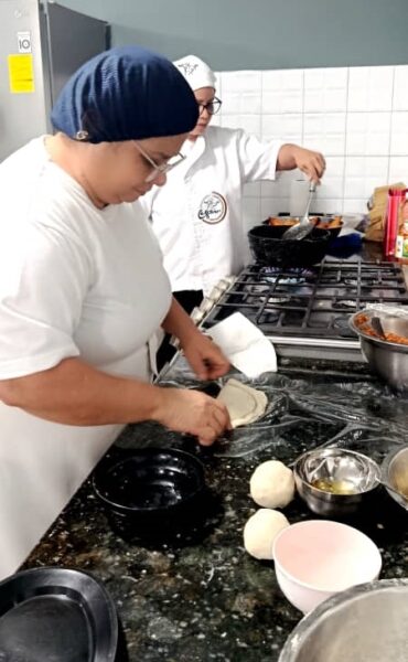 CEGAVEN-empanadas de sardinas-preparación b