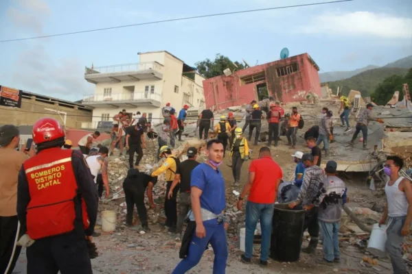 La esperanza persiste bajo los escombros de La Guaira