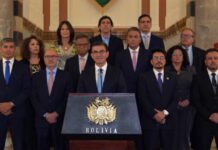 Protestas en Bolivia: Renuncian ministros de Educación y Defensa Protestas en Bolivia: Renuncian ministros.