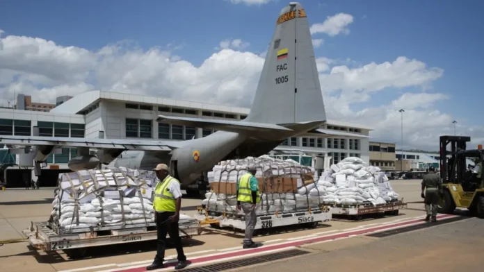 Colombia envía tercer vuelo