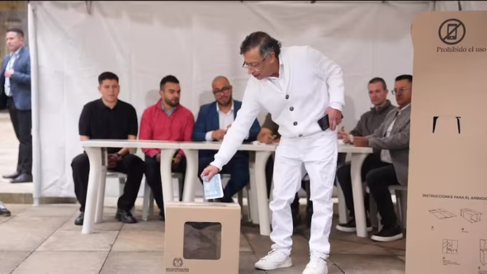 Gustavo Petro afirma tener pruebas de fraude electoral en Colombia Gustavo Petro afirma tener pruebas de fraude electoral en Colombia