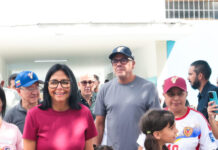 Presidenta (E) visita campamento transitorio “Carlos Delgado Chalbaud”