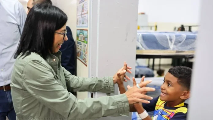 Delcy Rodríguez destaca a los niños como la fuerza para avanzar en la reconstrucción nacional Delcy Rodríguez destaca a los niños como la fuerza para avanzar en la reconstrucción nacional