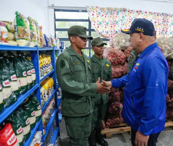 Diosdado Cabello en la escuela Martin Luther King