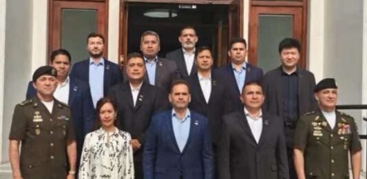 Embajada de Venezuela en China honra a víctimas de los sismos