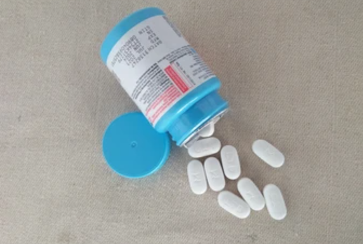 TRATAMIENTO ANTIRETROVIRAL GARANTIZADO TRAS SISMO