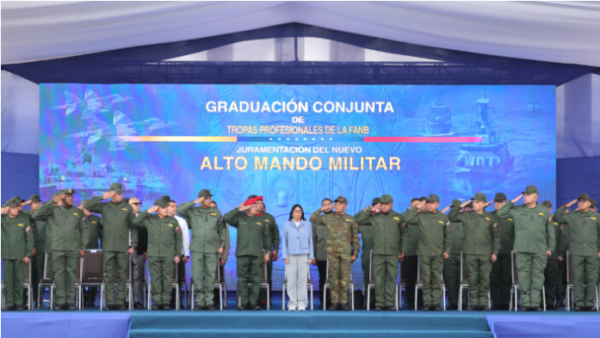 Delcy Rodríguez lideró el reconocimiento de autoridades militares y graduación de tropas profesionales