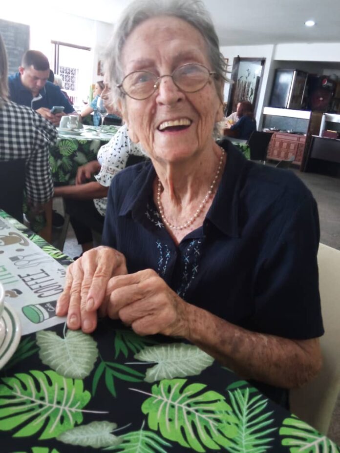 Ella anciana-portada Ella Hoffmann de Senior-90 años-Puerto Cabello