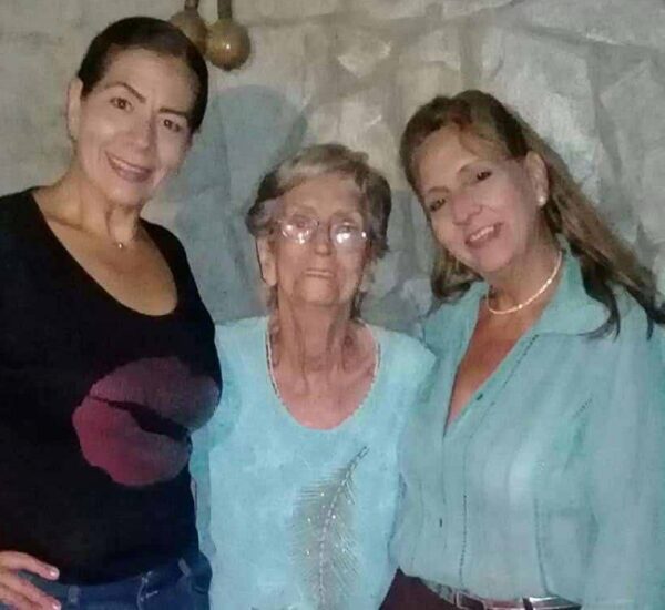 Ella Hoffmann e hijas