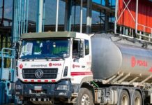 gasolina en La Guaira - camión de gasolina - pdvsa - camión de pdvsa