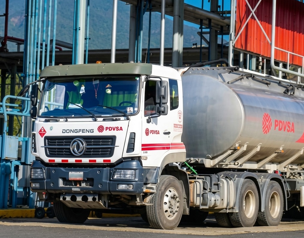Gasolina en la Guaira gasolina en La Guaira - camión de gasolina - pdvsa - camión de pdvsa