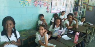 Niños crean cuentos