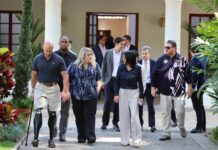 Delegación del Congreso de EE.UU. es recibida por presidenta Delcy Rodríguez