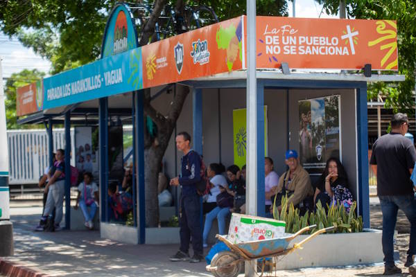 Guacara moderniza sus paradas: Más seguridad y mejor imagen urbana Guacara moderniza sus paradas