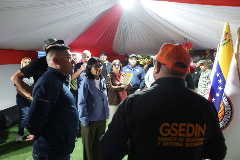 Delcy Rodríguez insiste en cese de sanciones tras terremotos 24J Delcy Rodríguez insiste en cese de sanciones tras terremotos 24J