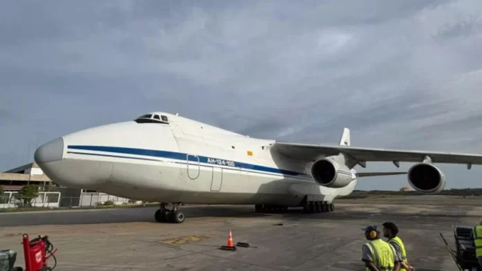Segundo avión con ayuda humanitaria