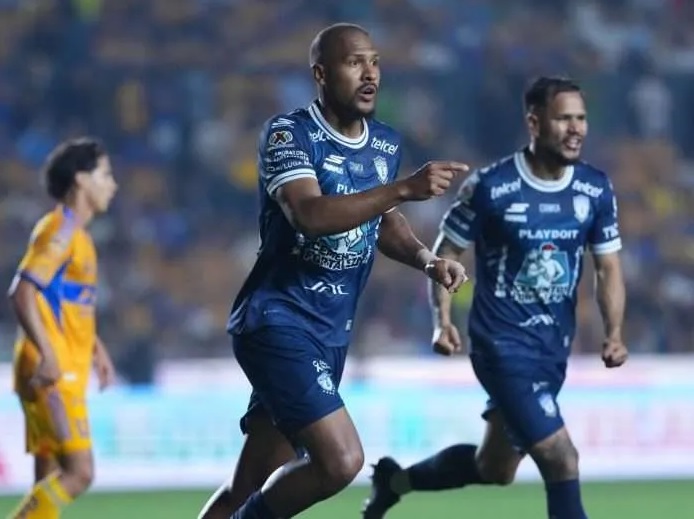 Salomón Rondón Salomón Rondón Pachuca México