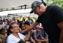 Jorge Rodríguez rindió homenaje a las víctimas de los sismos del 24 de junio Jorge Rodríguez rindió homenaje a las víctimas de los sismos del 24 de junio
