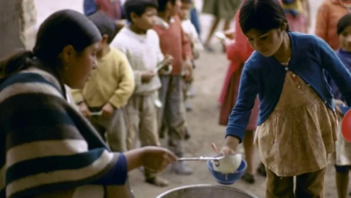 Países en desarrollo gastan más en deuda externa que en la educación de su población Invertir en educación