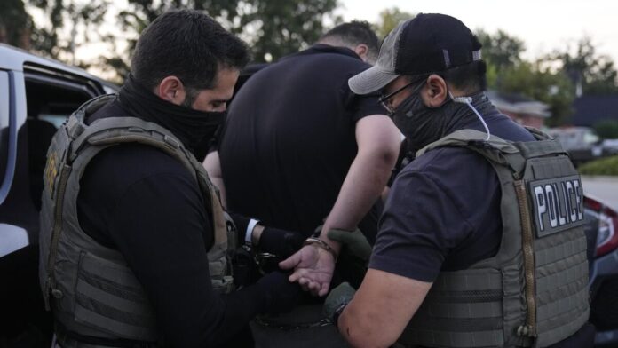 ICE arrestó ICE arrestó