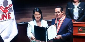 Keiko Fujimori recibe credenciales