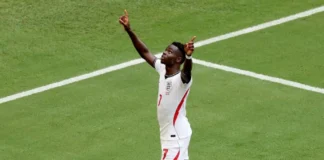 Inglaterra le gana a Francia