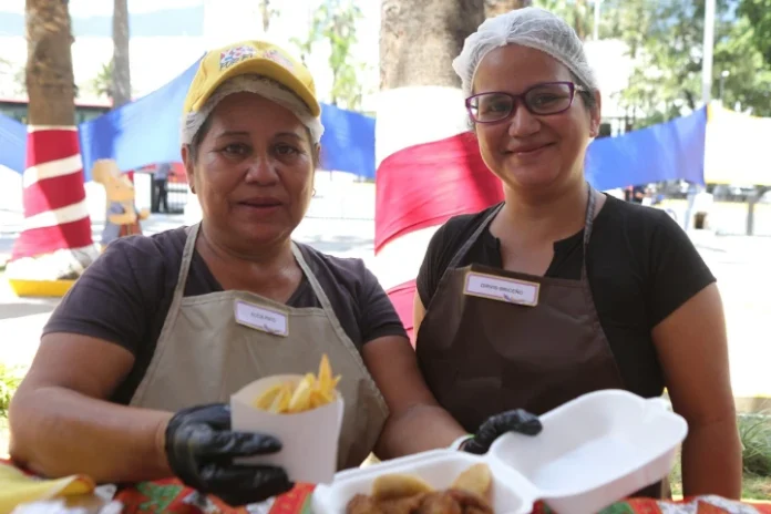 Plataforma Emprender Juntos impulsa nuevas áreas de emprendimientos en los campamentos transitorios Plataforma Emprender Juntos impulsa nuevas áreas de emprendimientos en los campamentos transitorios