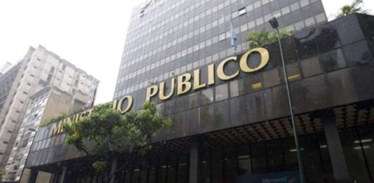 Dictan prisión preventiva a exfuncionarios por delitos en La Guaira