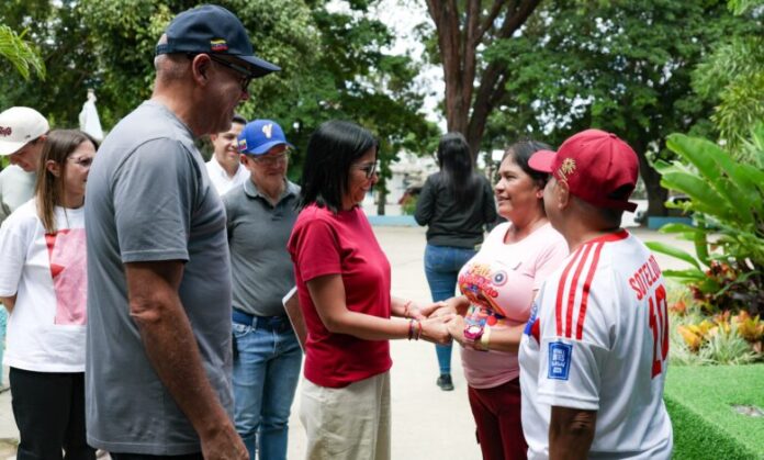 Presidenta (E) Delcy Rodríguez visitó campamento transitorio Carlos Delgado Chalboud Presidenta (E) Delcy Rodríguez visitó campamento transitorio Carlos Delgado Chalboud