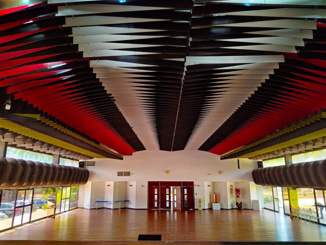 El Plafón de Carlos Cruz-Diez