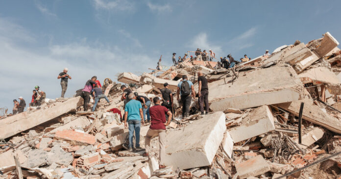 29venezuela-quake-casualties-hmcj-facebookJumbo