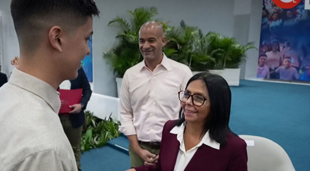 Bachilleres reconocidos - Delcy Rodríguez