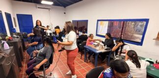 Impulsan formación productiva con taller de emprendimiento en Bella Florida