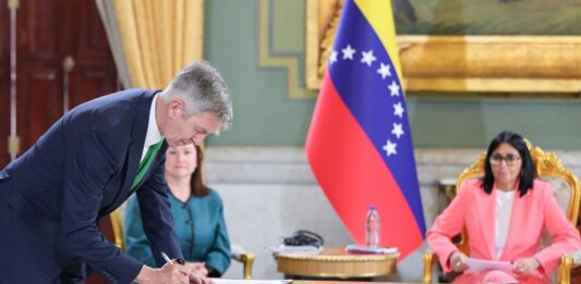 acuerdos energéticos con consorcios internacionales
