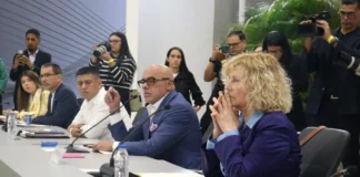 Diálogo entre Gobierno y exdiputados