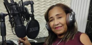 Carmen Puyosa: una voz de resiliencia y comunicación Carmen Puyosa-locutora Puerto Cabello 2