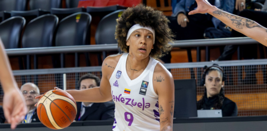 ¡Primera vez en la historia!: Baloncesto femenino derrota a Brasil y avanza a las semifinales del suramericano