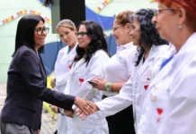 Delcy Rodríguez plantea digitalizar el sistema público de salud