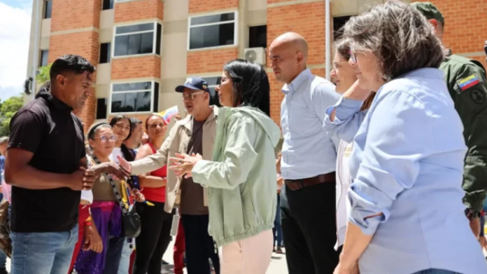 Delcy Rodríguez 4 mil viviendas a damnificados