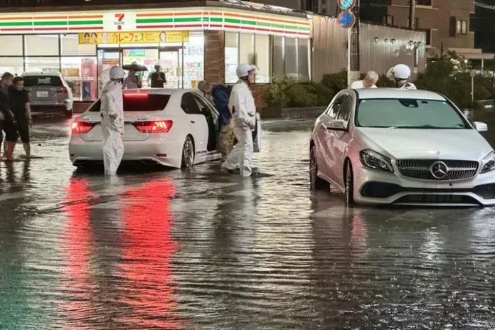 Fuertes lluvias e inundaciones mantienen en alerta a Japón Fuertes lluvias e inundaciones mantienen en alerta a Japón